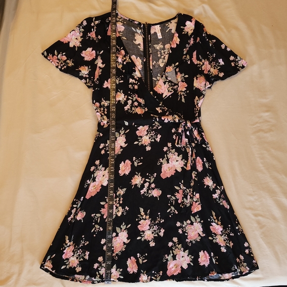 Xhileration Black Pink Floral Wrap Front Casual Summer Midi Sun Dress Medium - Picture 4 of 8